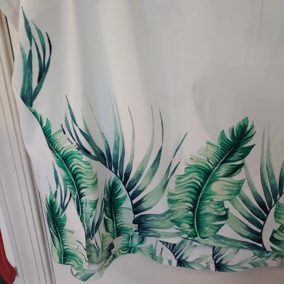 Ava & Viv Cream and Green Tropical Print Short Sleeve Blouse in Size 3X - Picture 5 of 12